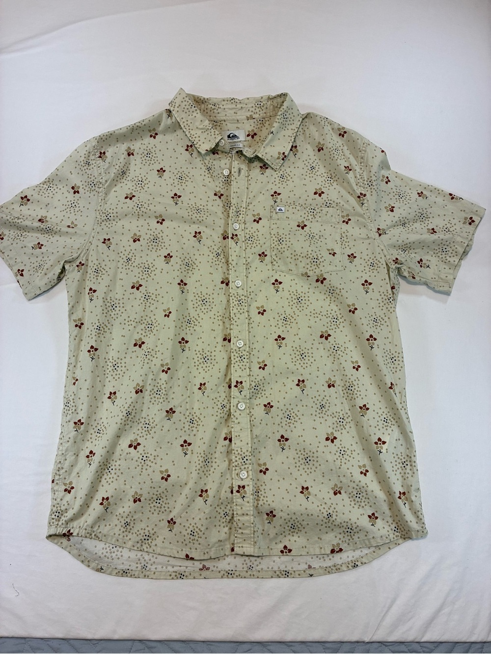 Quiksilver Men's Short Sleeve Beige Floral Button-Up Shirt